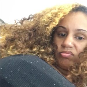 Meet your Posher, Khalila